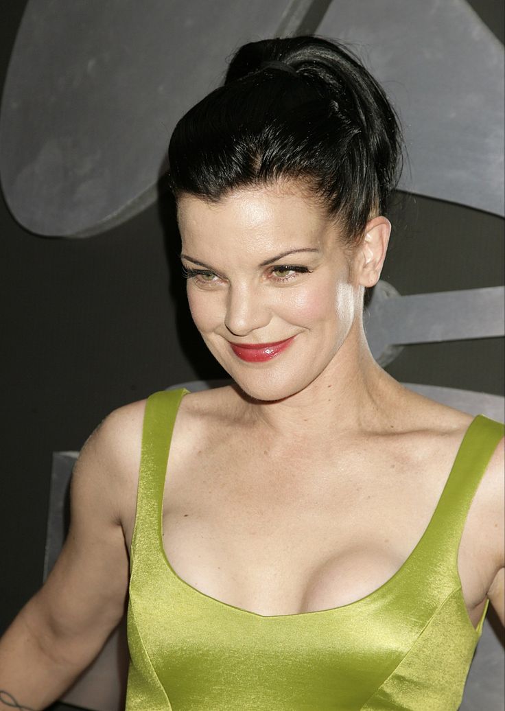 aaron concepcion recommends Paulie Perrette Nude Pics