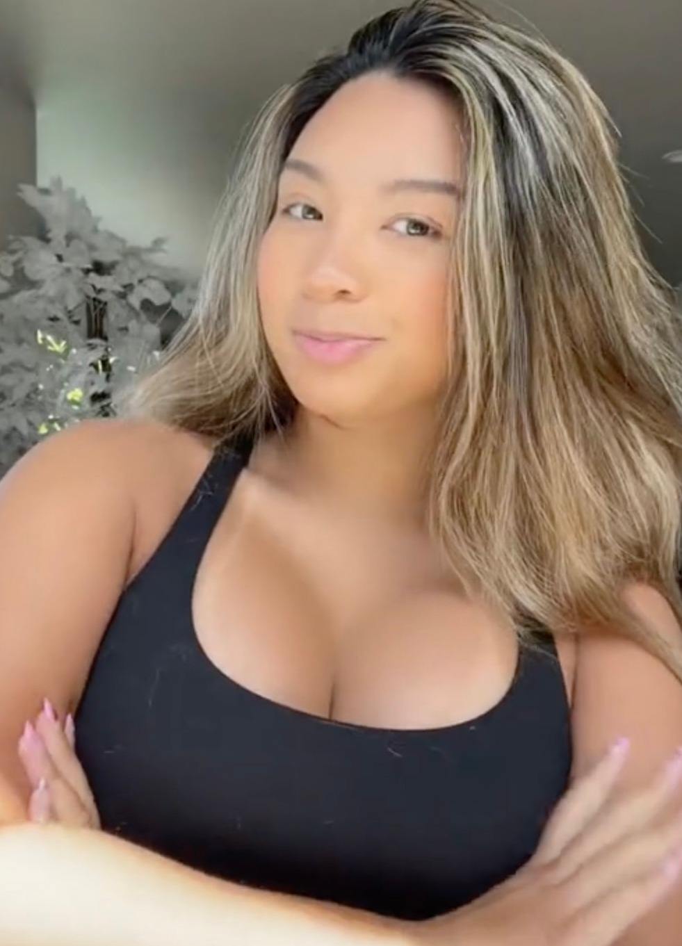 abigail ervin recommends how to flex your boobs pic
