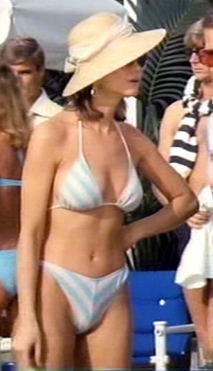 dodi mido add photo markie post cameltoe