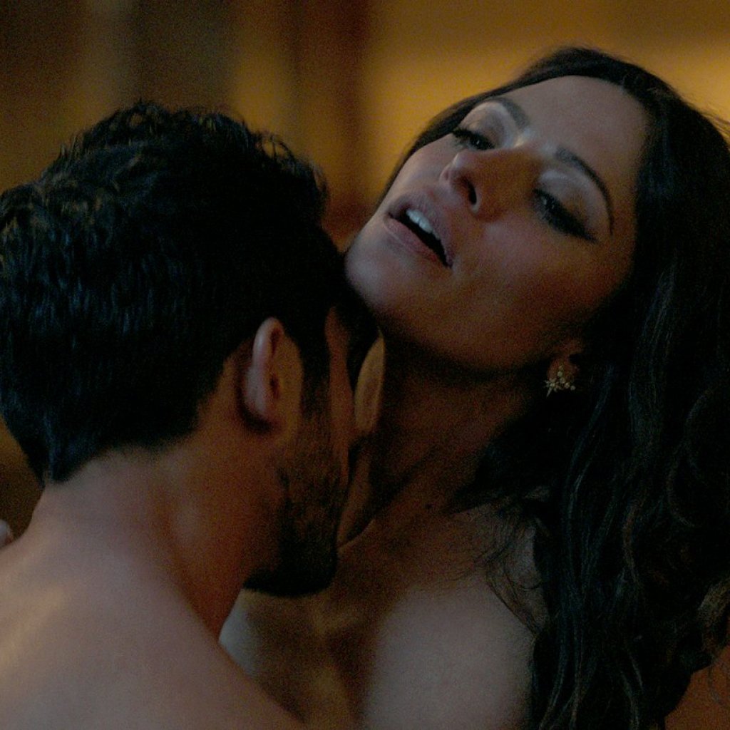 brett byl add sarah shahi hot scene photo