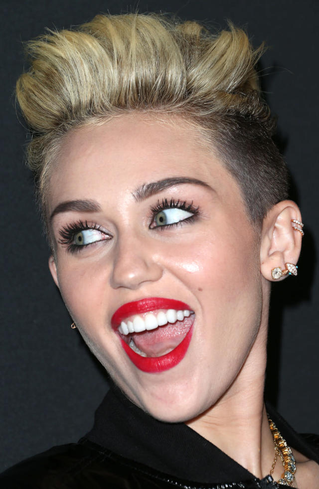 anthony martinson recommends miley cyrus look alike pic