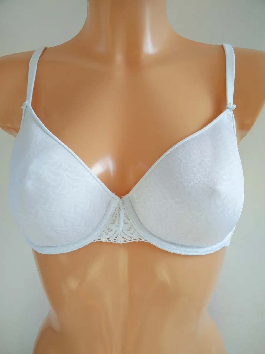 camille bennett add photo what does a 32d look like