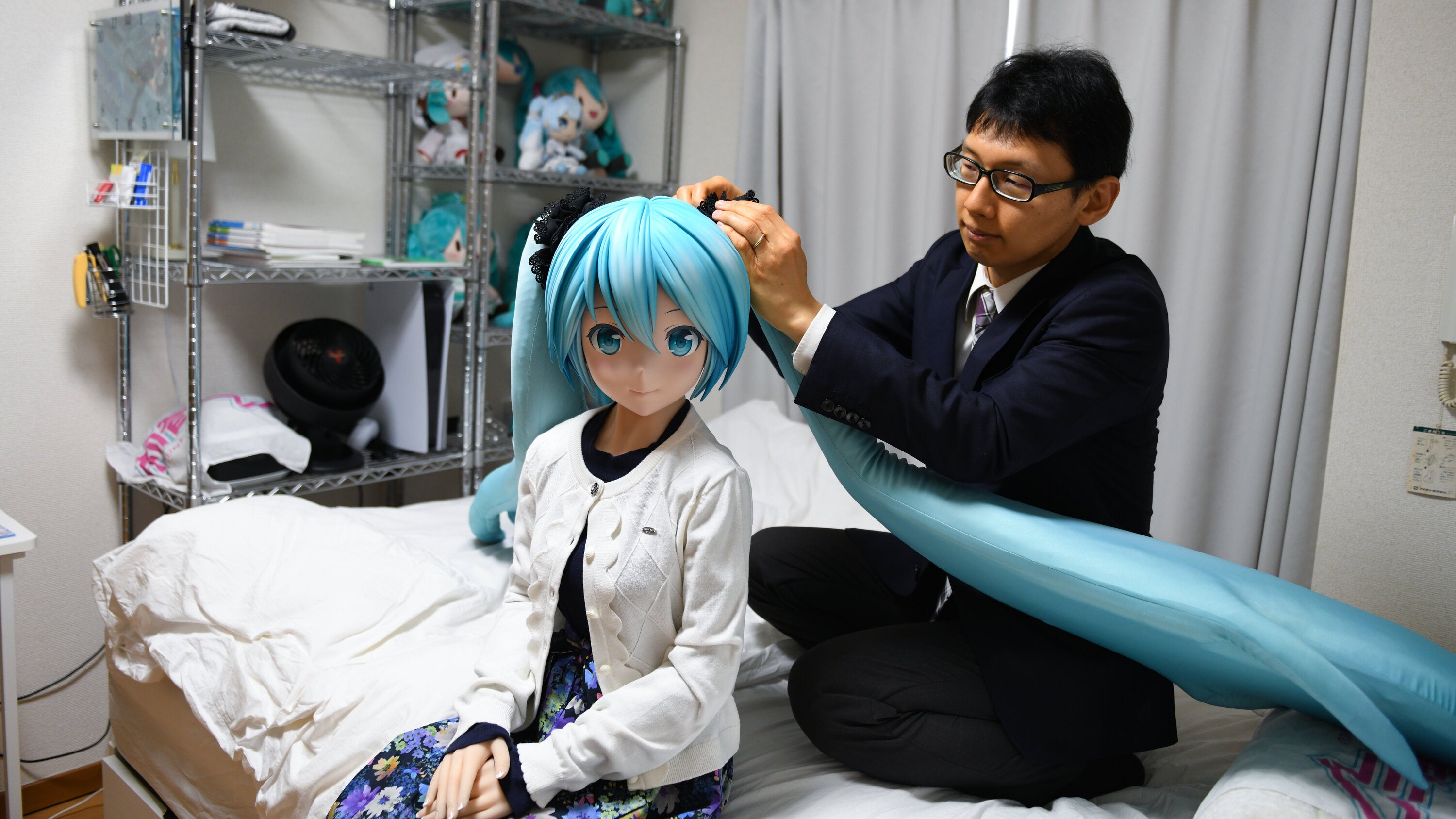 caitlin horan recommends japanese man massages american wives pic