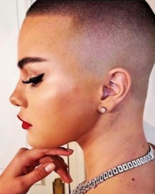 selena gomez shaved head