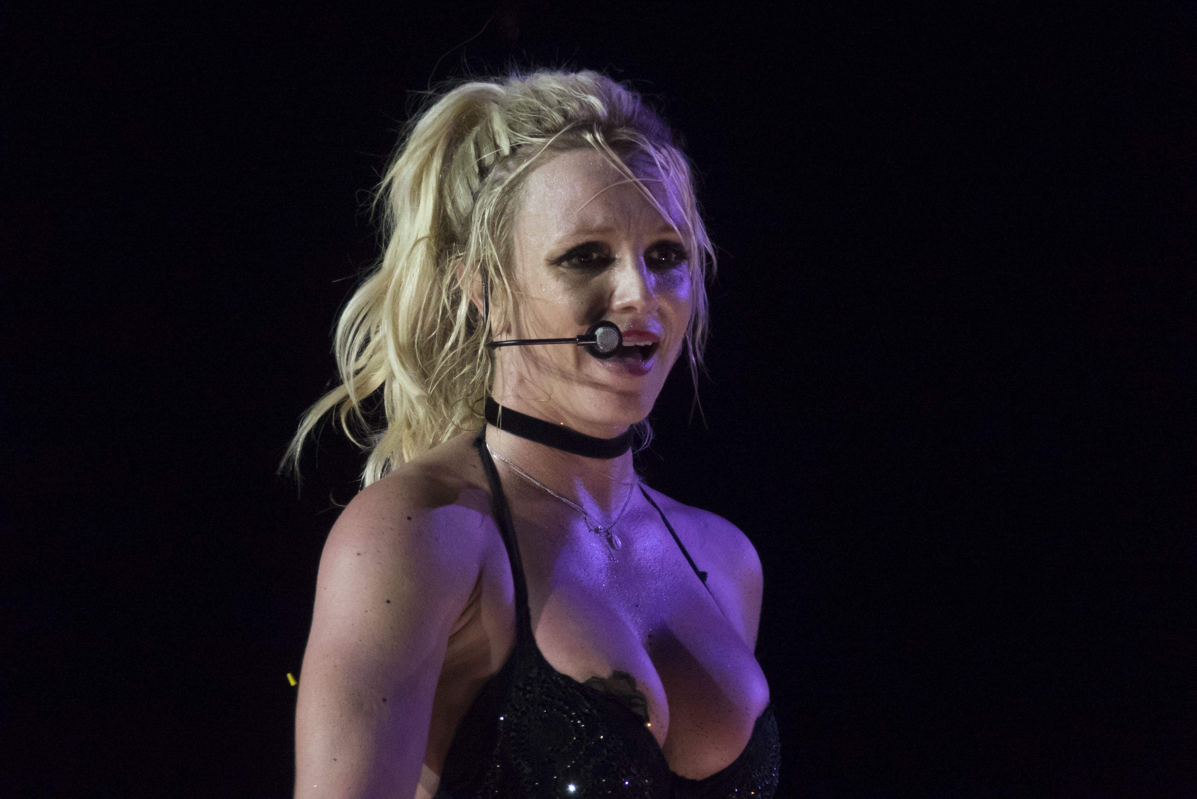 benjamin lumb recommends Britney Spears Nipples