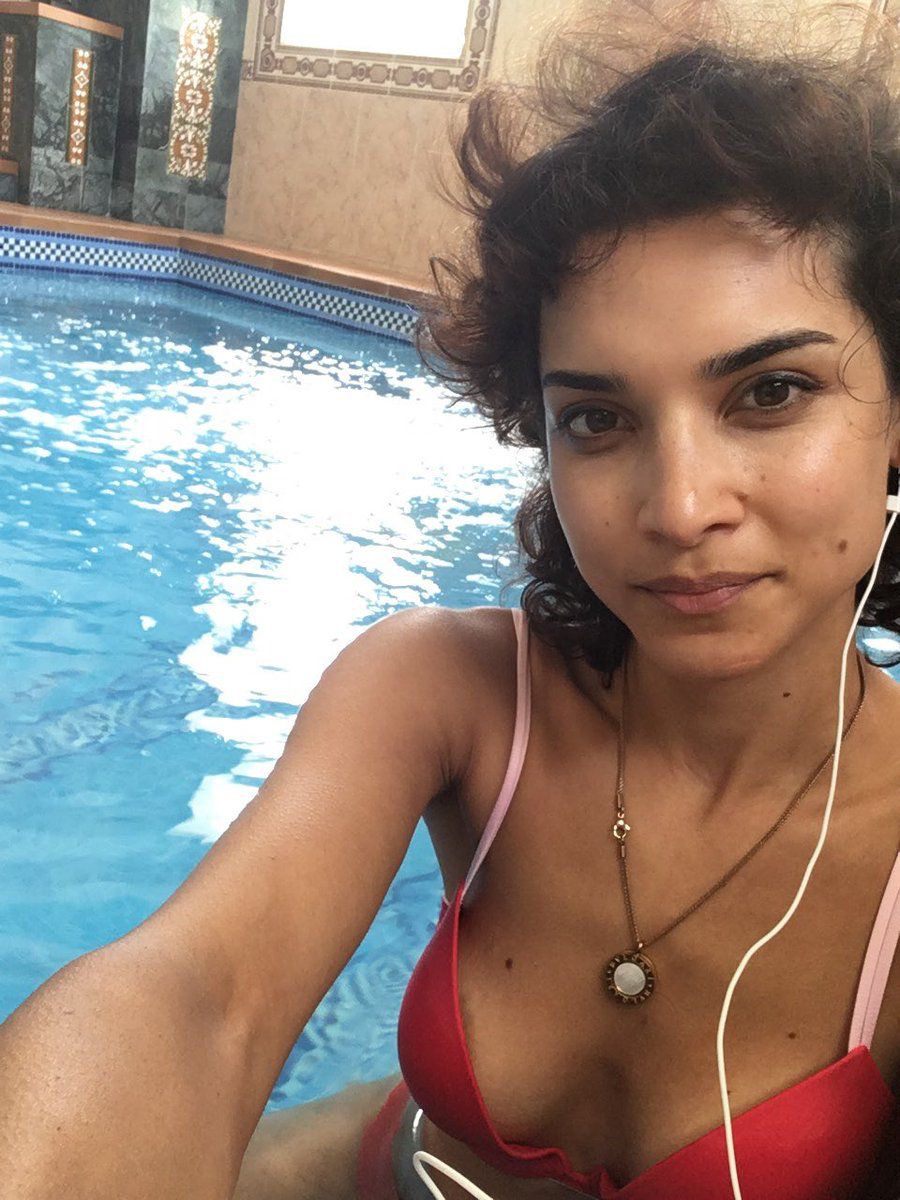 danny mungcal recommends amber rose revah booty pic