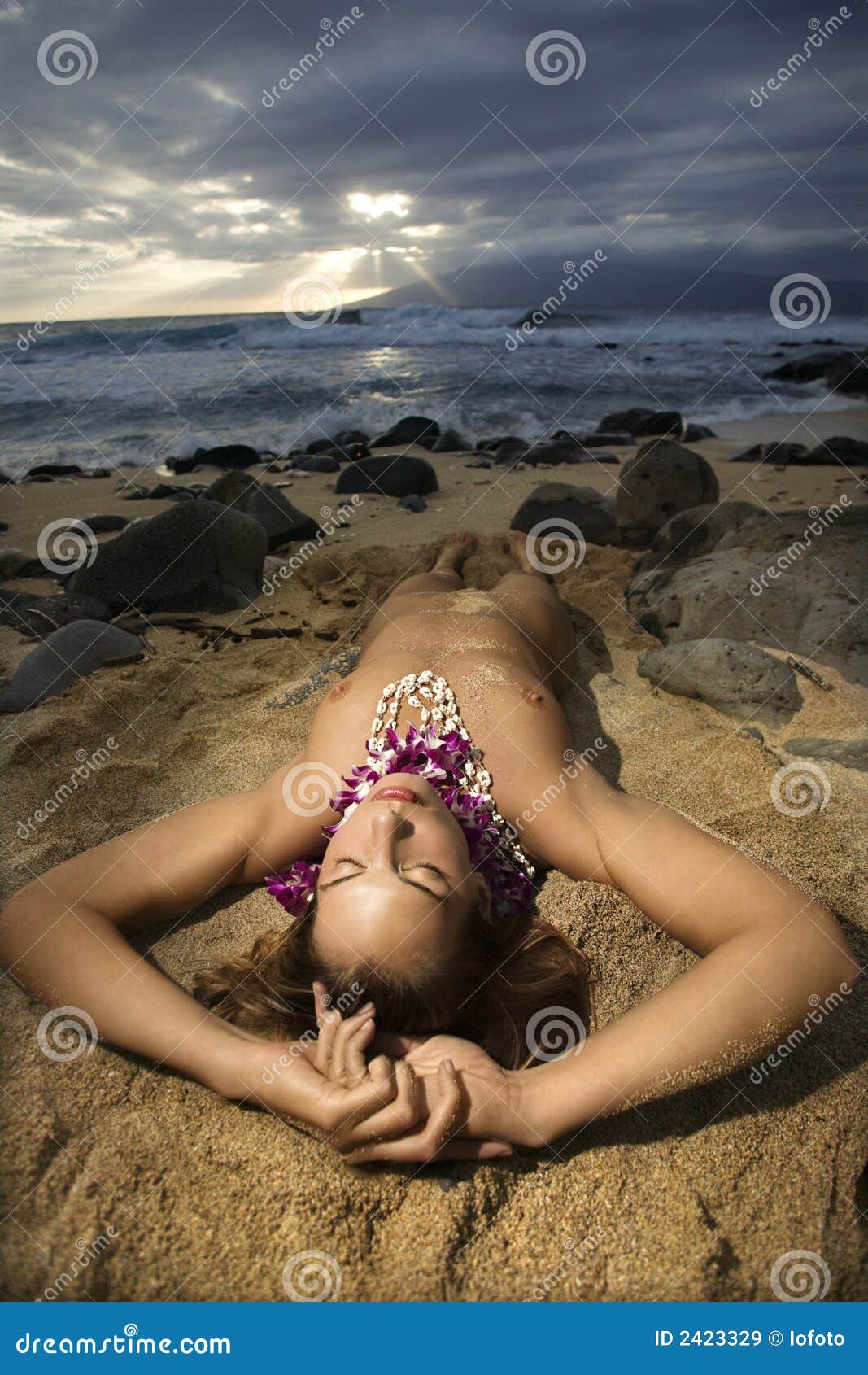 beautiful nude hawaiian women