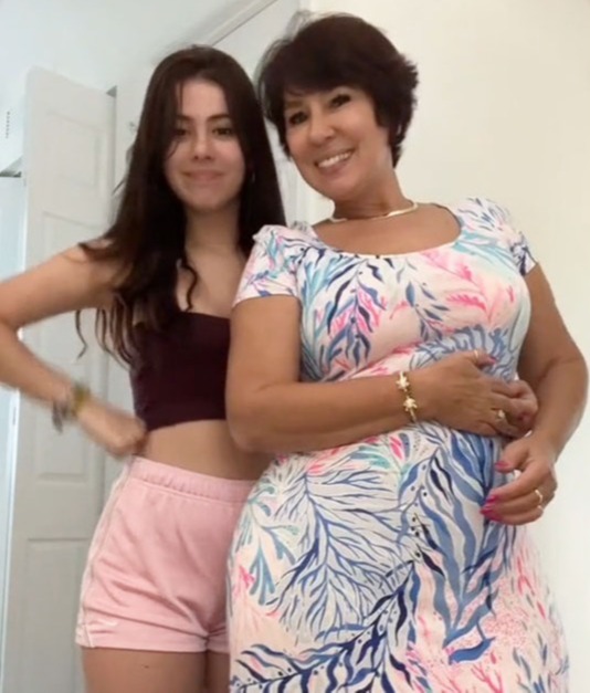 ashlyn rhyne recommends Sexy Big Butt Mom