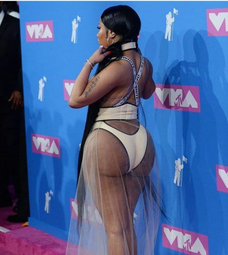 nicki minaj boobs and booty