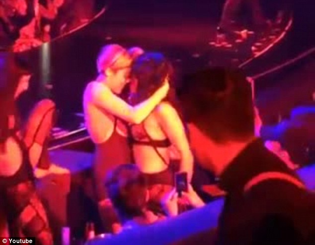 Best of Britney spears lesbian kiss