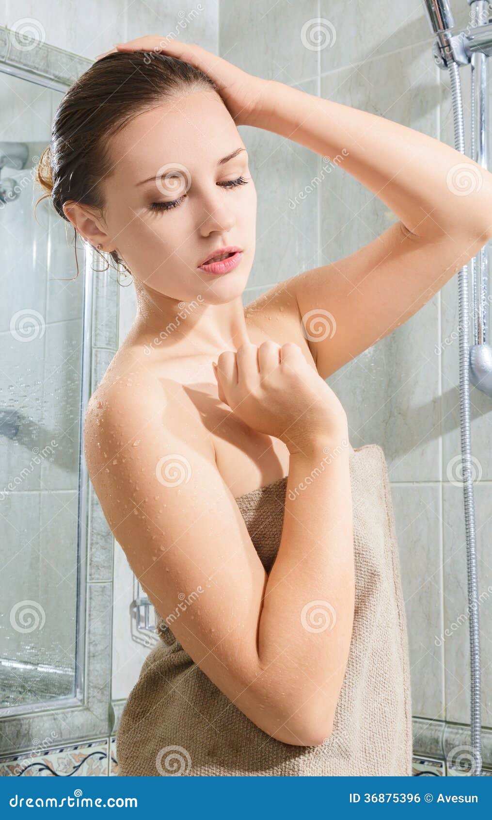 debbie hargrave recommends woman taking a shower pic
