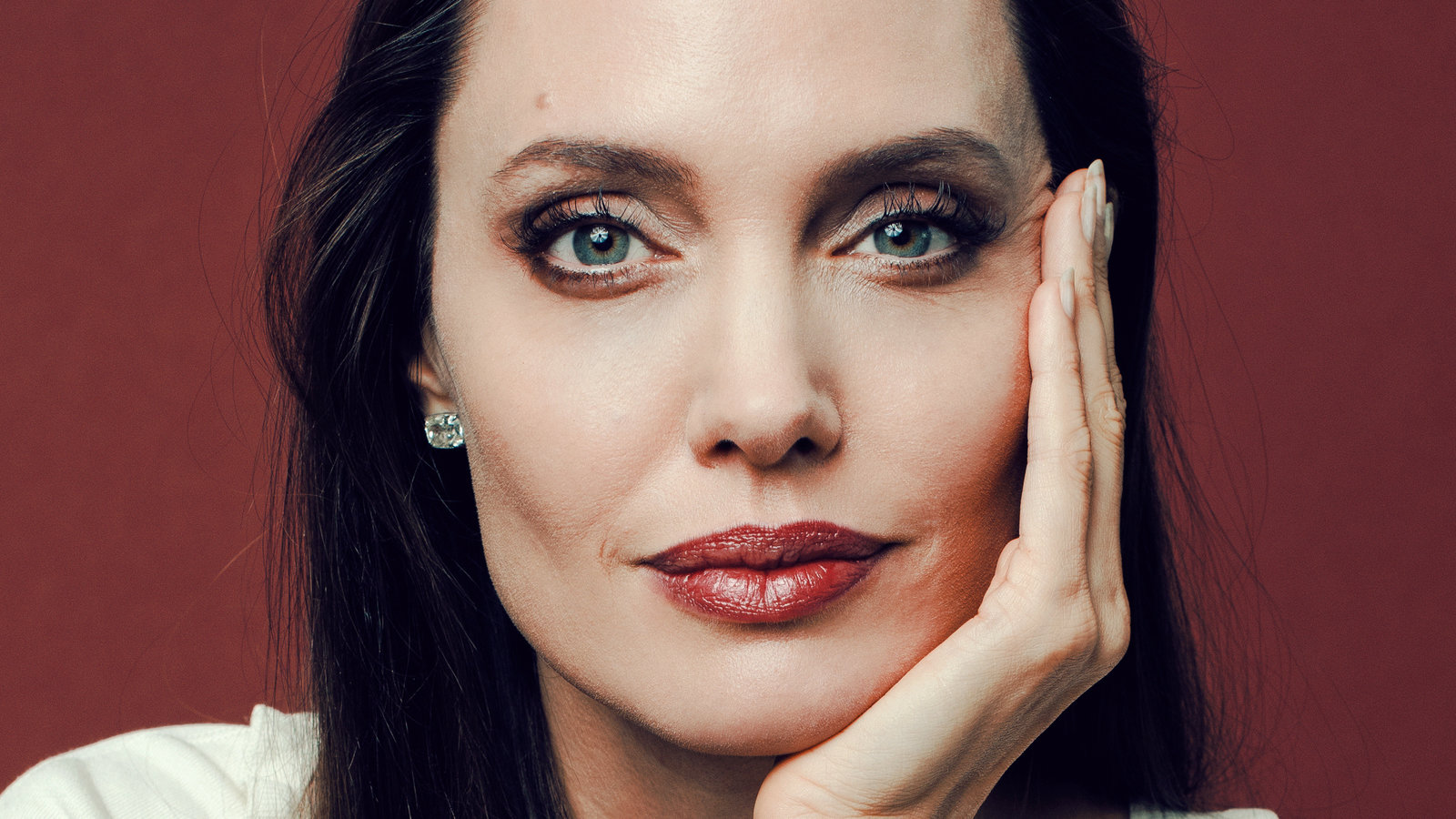 bob heimbaugh recommends Angelina Jolie Movie Clips