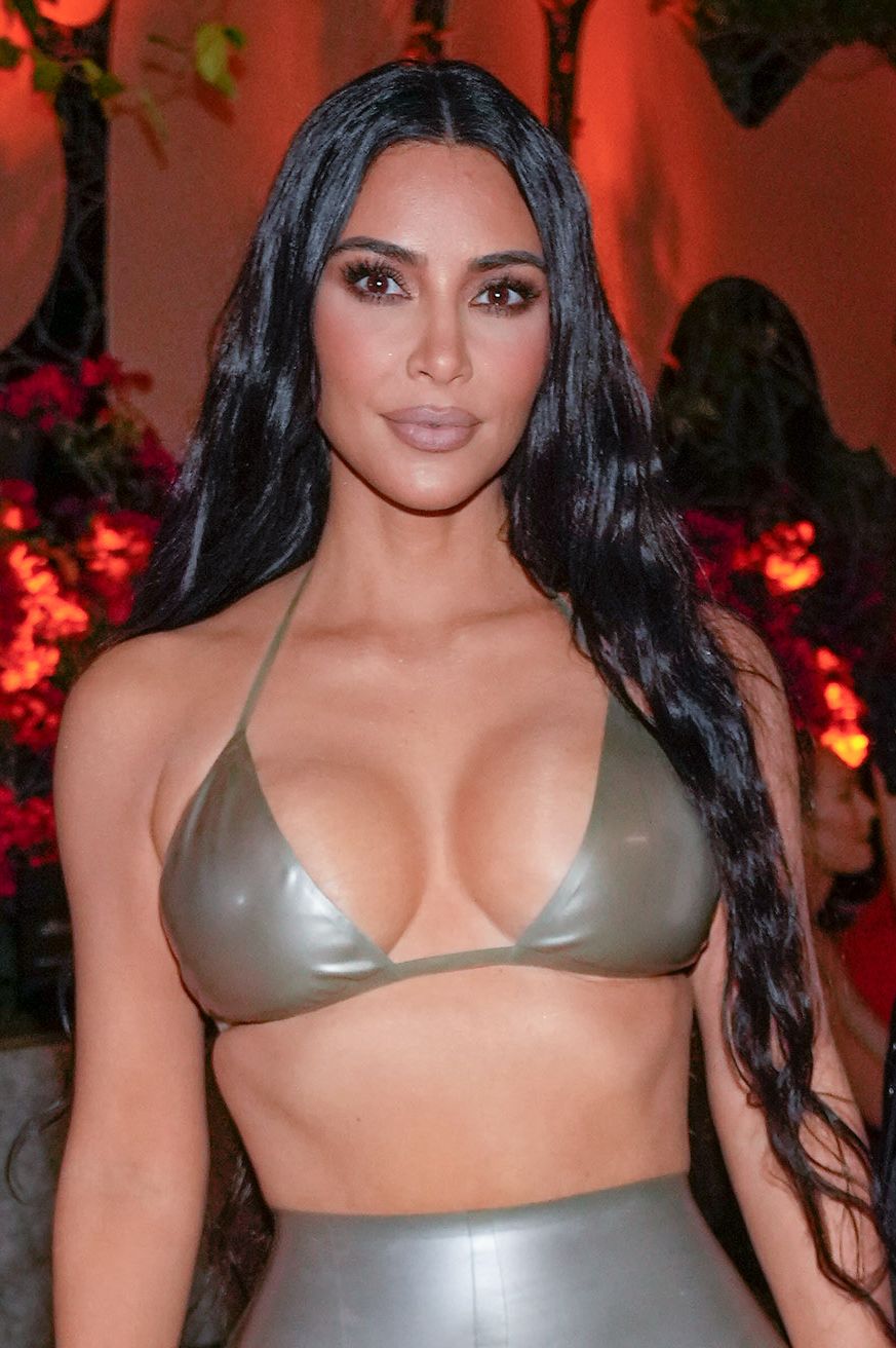 Kim Kardashian Hot Boobs deb thumb