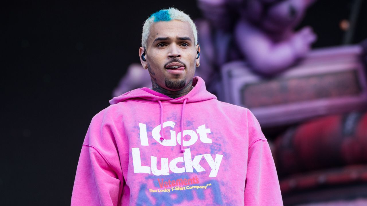 daniel muscatell recommends chris brown big penis pic