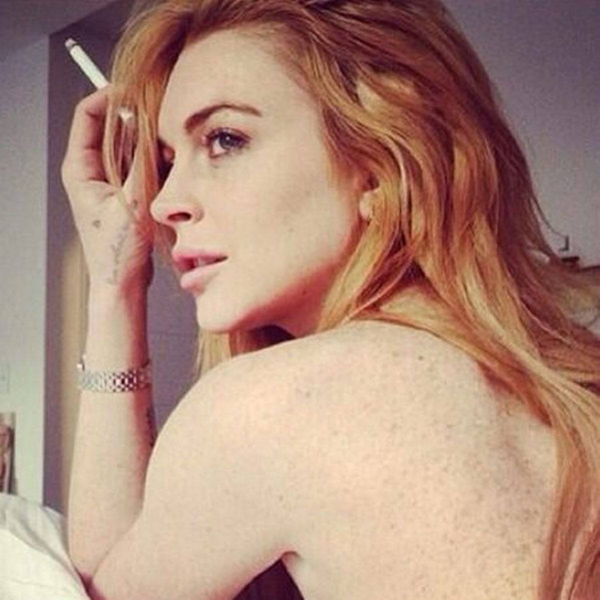 lindsay lohan topless snapchat