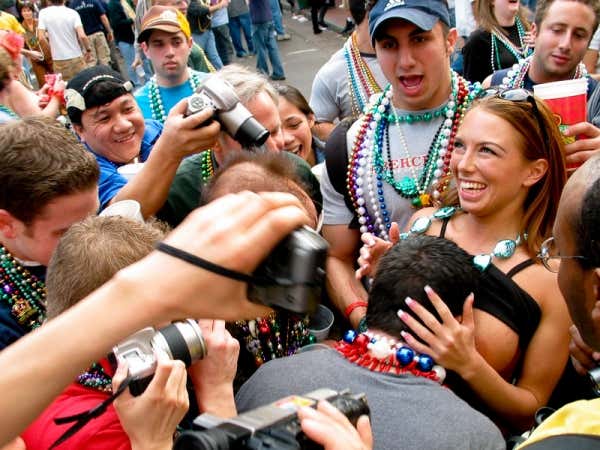 Mardi Gras Beads Tits linda lusardi