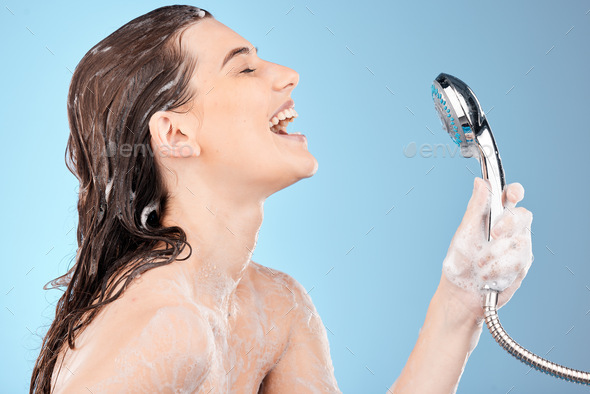 dao nhung add photo girl singing in the shower