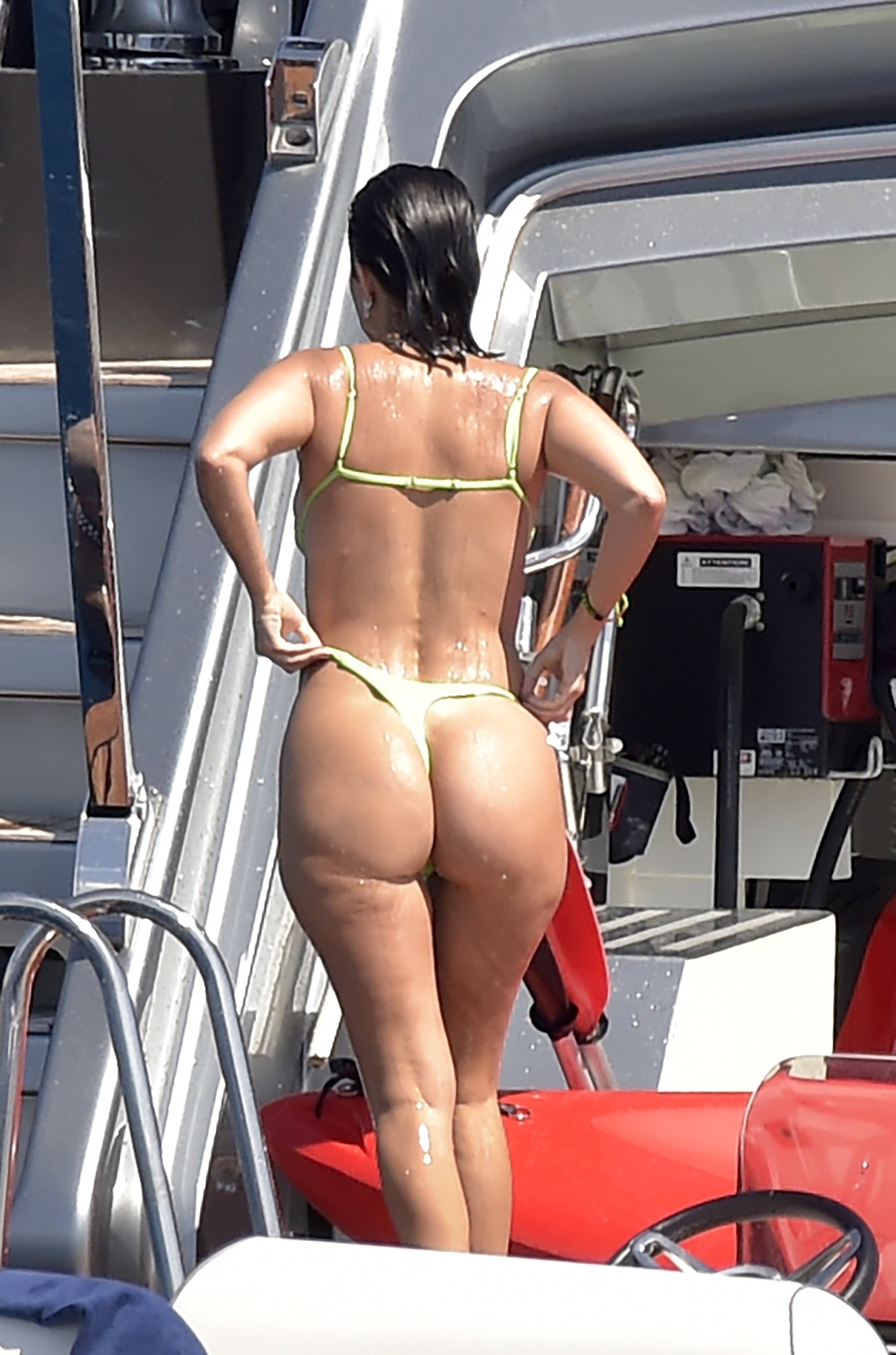 dennis ruffin recommends Kourtney Kardashian Big Ass