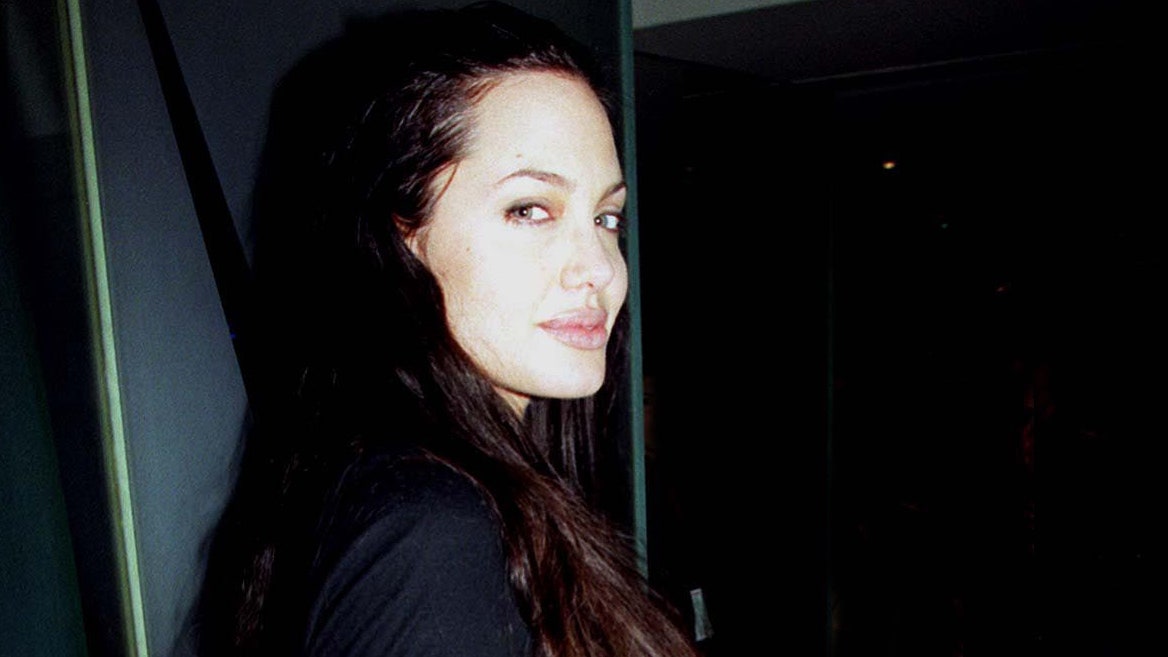 amjad osama recommends porno de angelina jolie pic