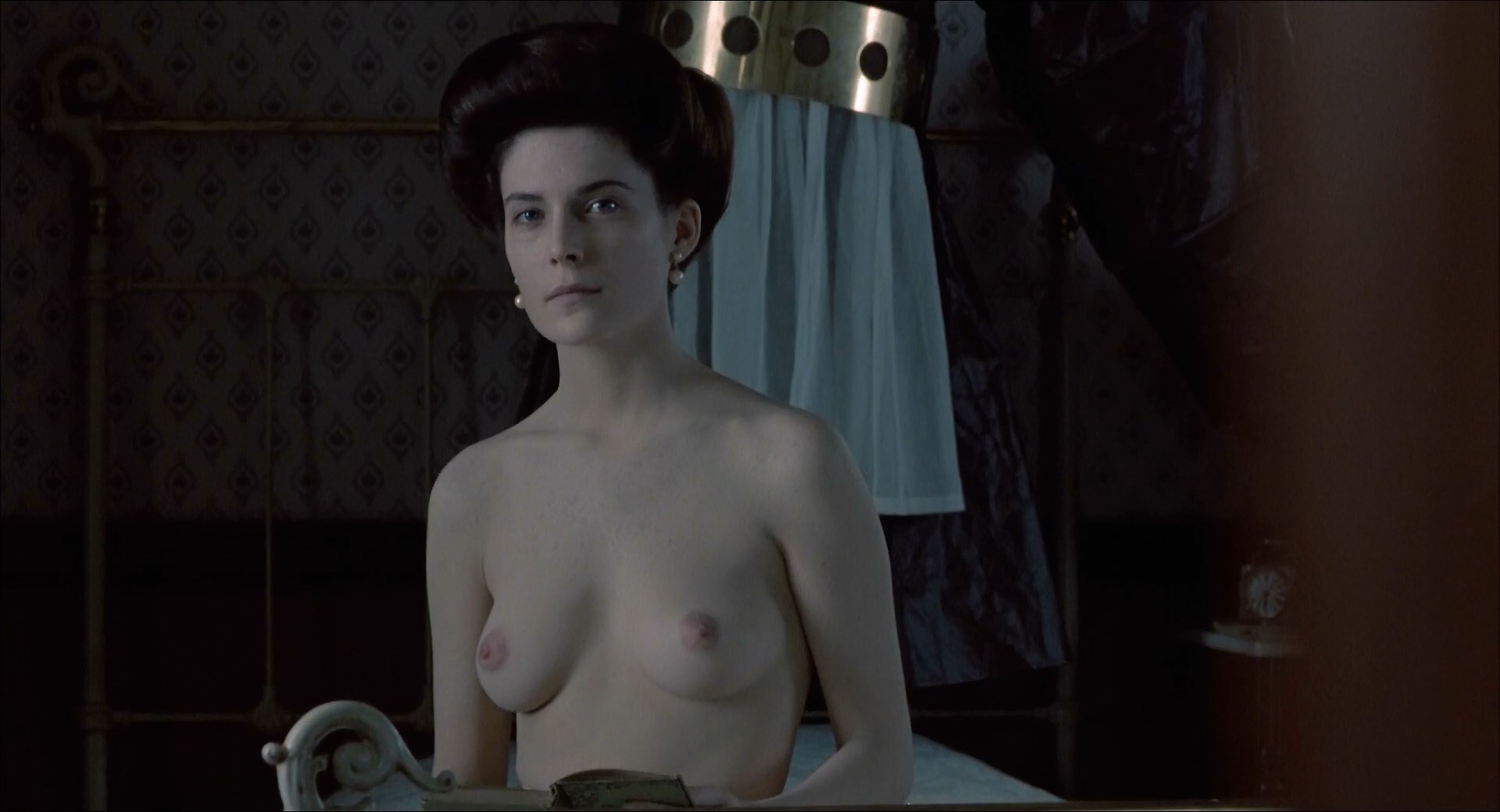 lara flynn boyle topless