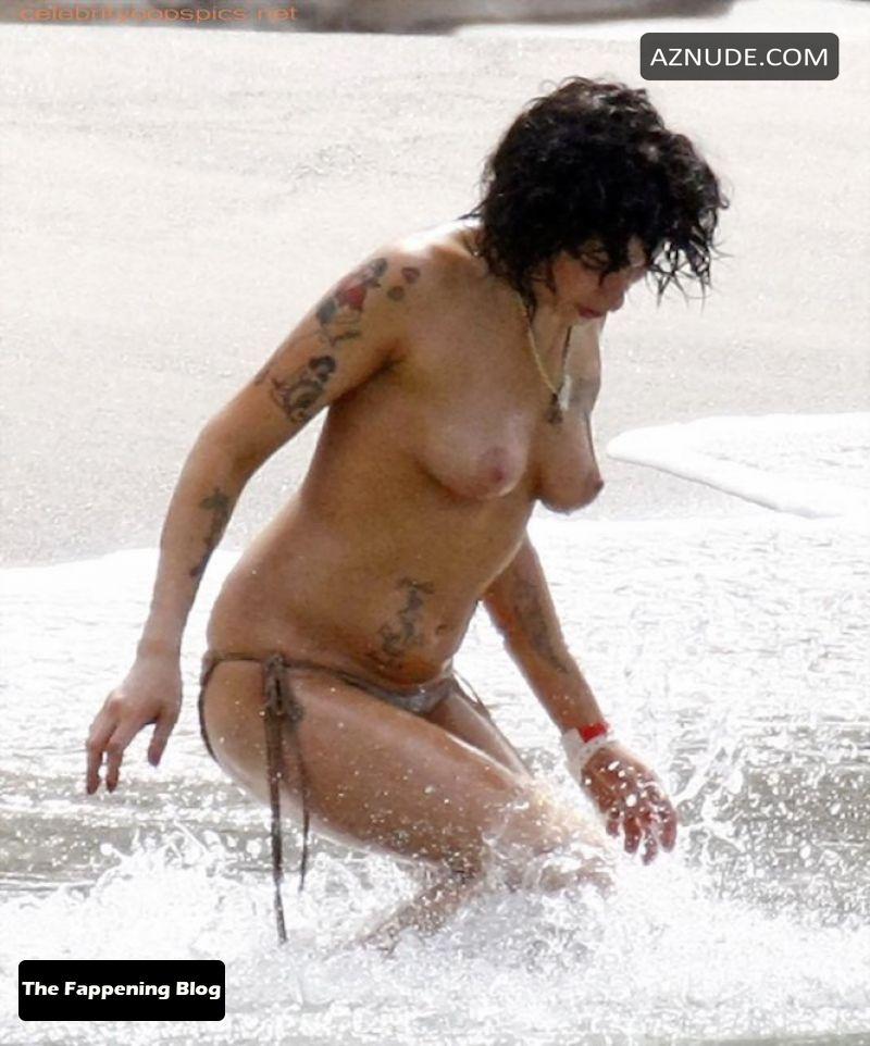 Best of Naked pictures of amy winehouse