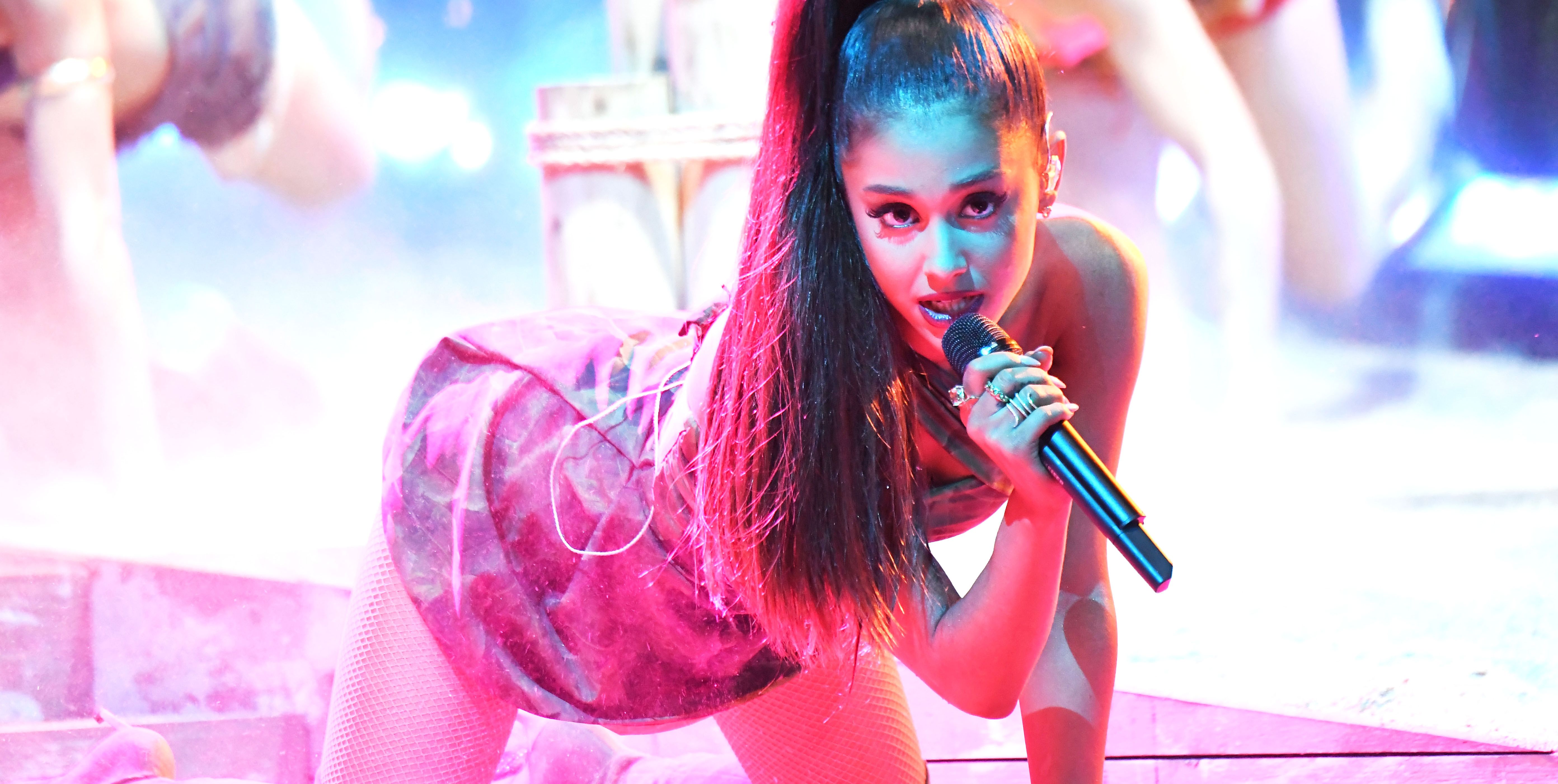 diane forestell add ariana grande bending over photo