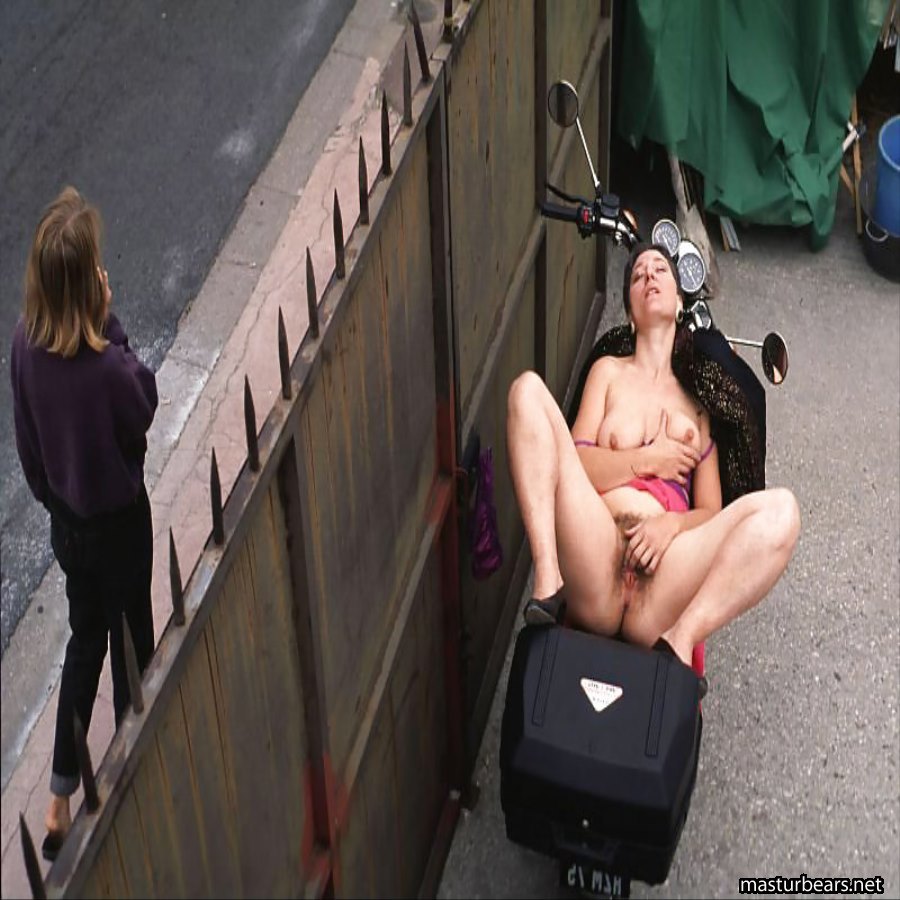 cal baxter add amateur girls masturbating in public photo