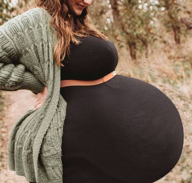 huge pregnant belly pictures