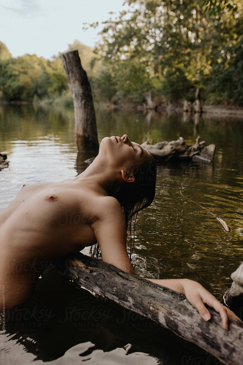 anand saha add photo nude on the water