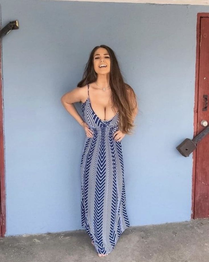 babez constantino recommends Big Tits Sun Dress