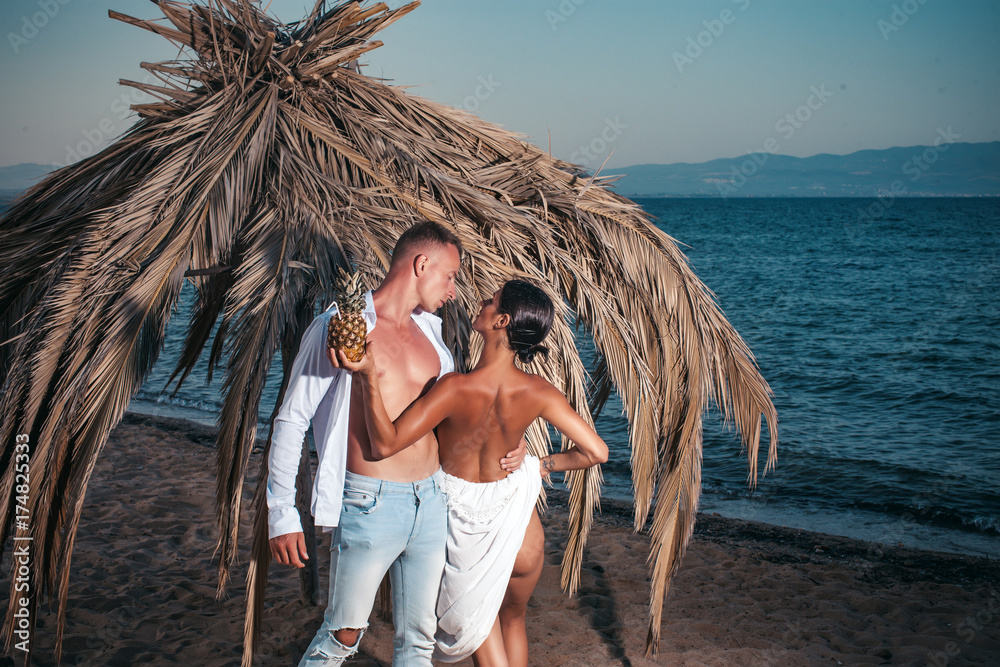 bonnie arceneaux add photo in love couple on the beach soft porn