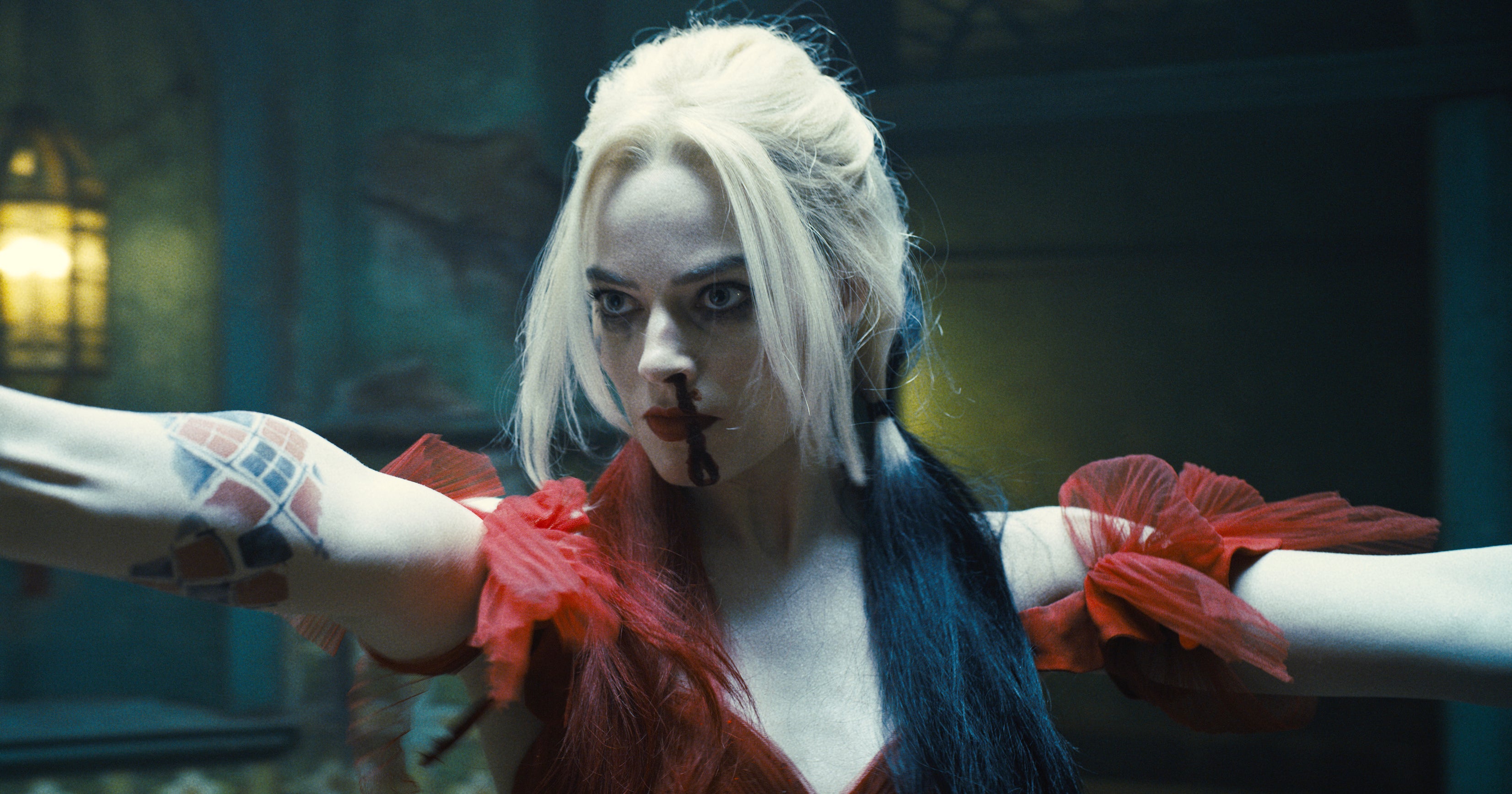 hot pictures of harley quinn