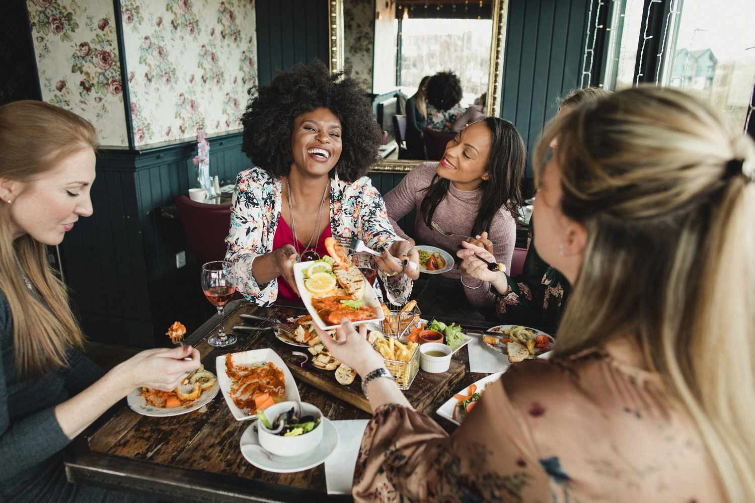 craig haddow recommends Women Eating Out Other Women