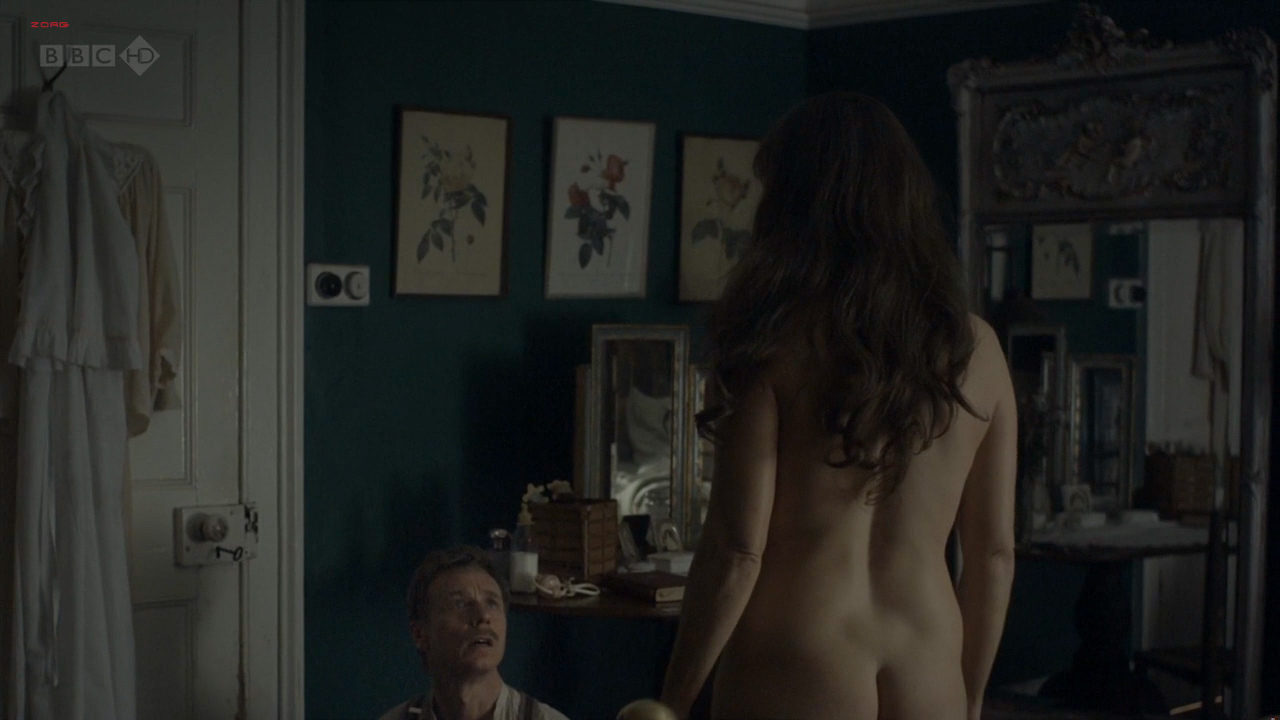 rosamund pike nude women in love