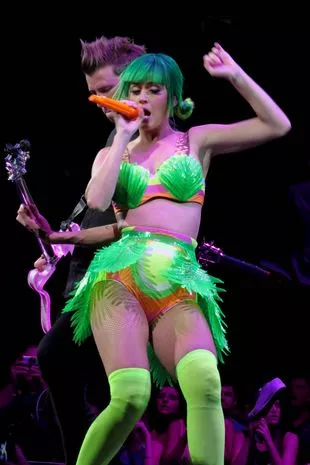 adam wing recommends katy perry twerking pic