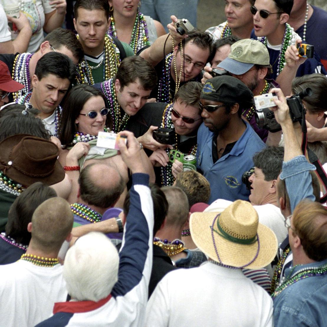 childe libertad recommends Mardi Gras Flasher Photo