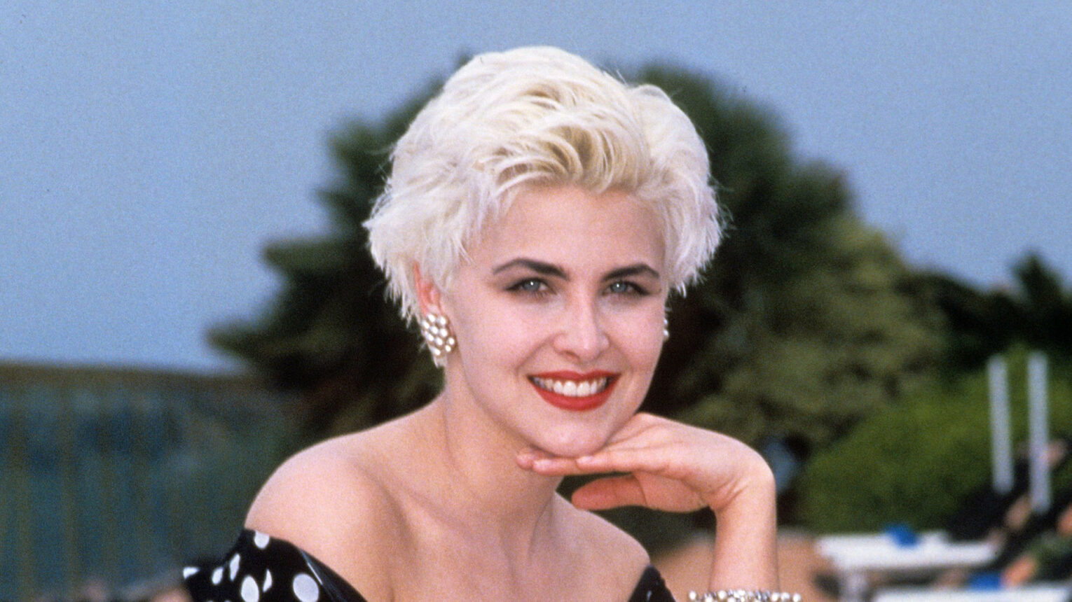 amanda sharples recommends Sherilyn Fenn Nude