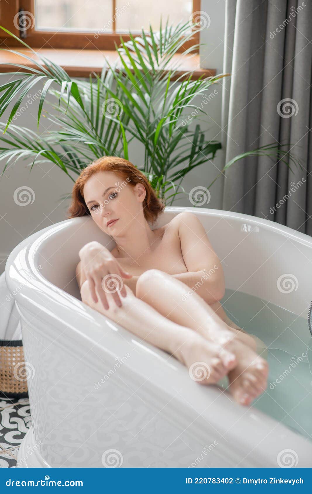 dan tillotson recommends Women In Bath Naked