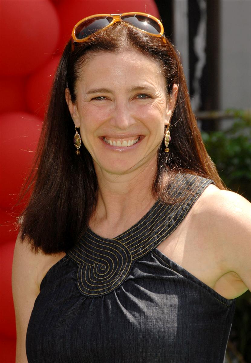 chelsie lamb recommends mimi rogers bra size pic