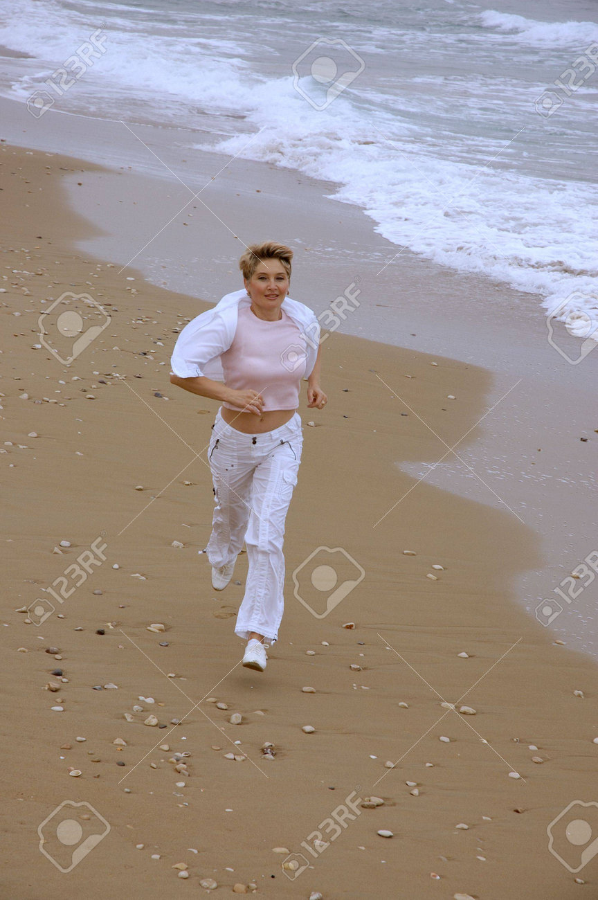 darryl brooks recommends mature women at the beach pic