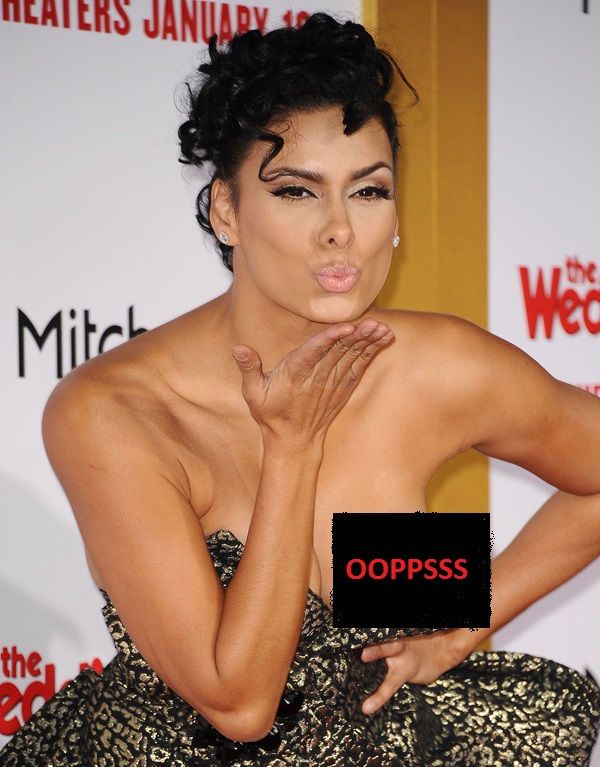 cashmere robinson recommends Chrissy Teigen Wardrobe Malfunction Uncensored Photos