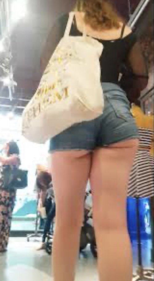 dana rex add women in very short shorts in public photo