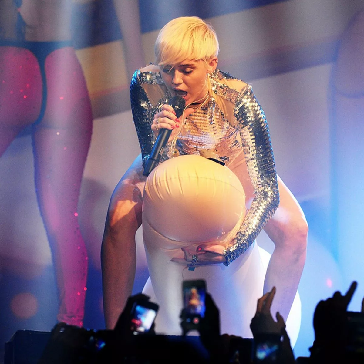 donnabel revelosa recommends miley cyrus takes black dick pic