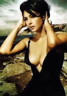 alma waters recommends Monica Bellucci Breasts