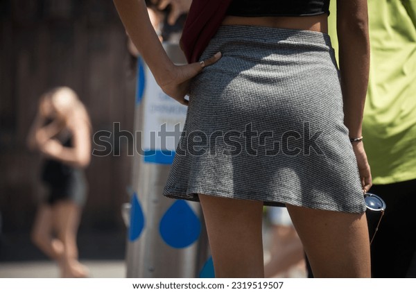 Best of Looking up short skirt