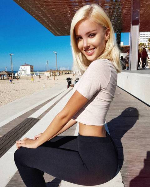 Best of Teen in yoga pants pics