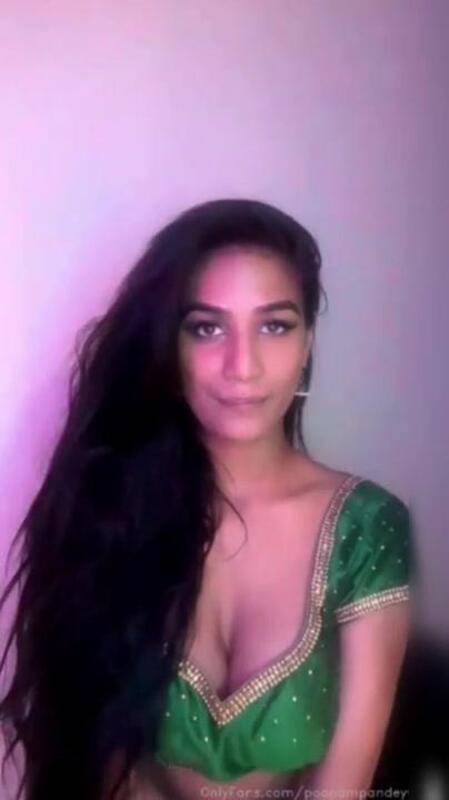 caroline rainville add poonam pandey live porn photo