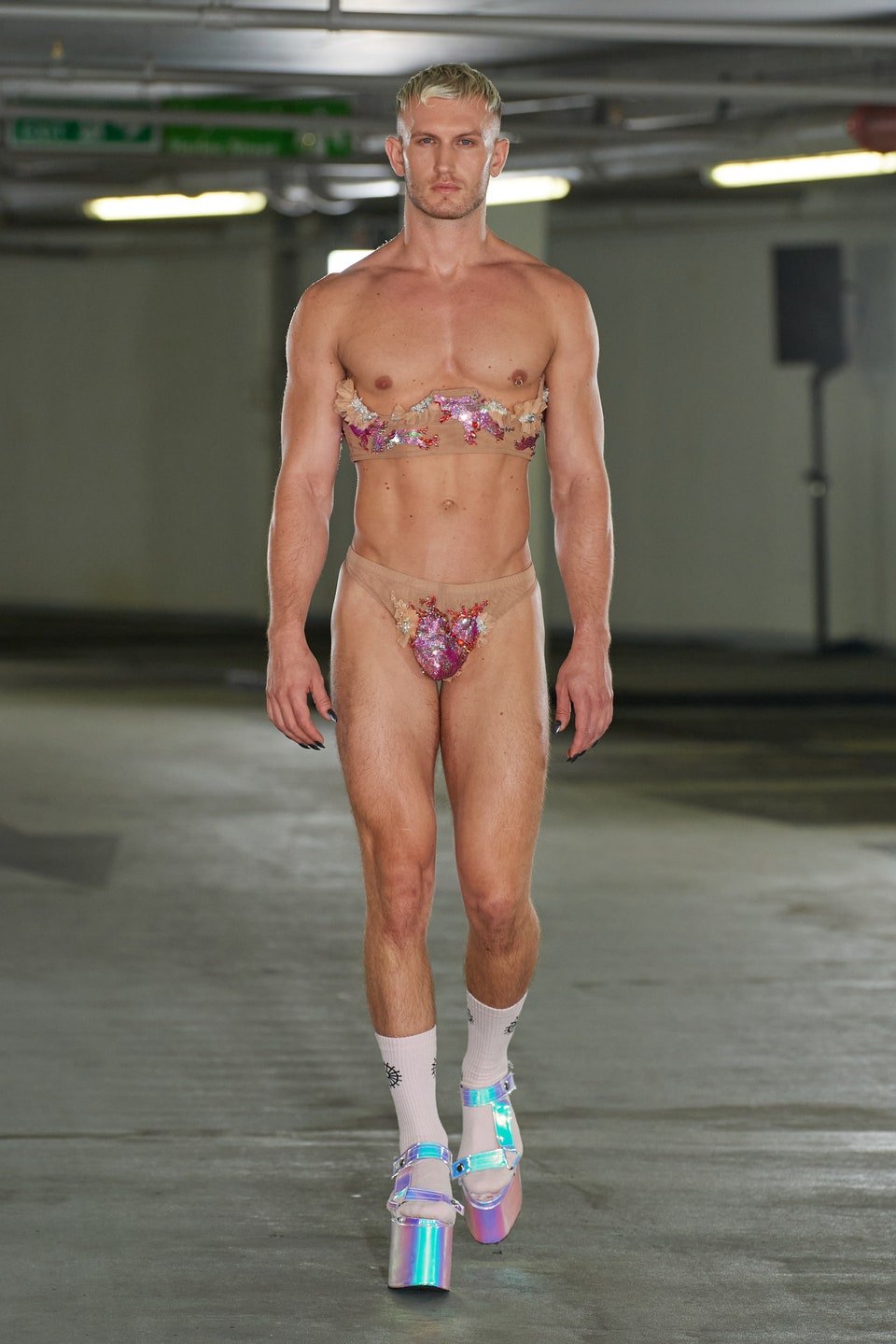alex mountis share male naked fashion show photos