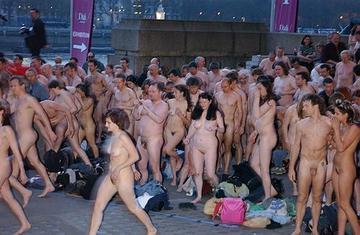 chrystal leigh share nude group in public photos