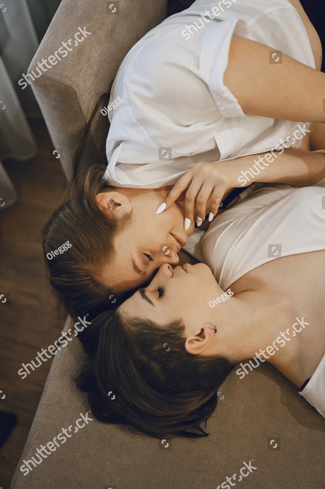 david snay share lesbians kissing on couch photos